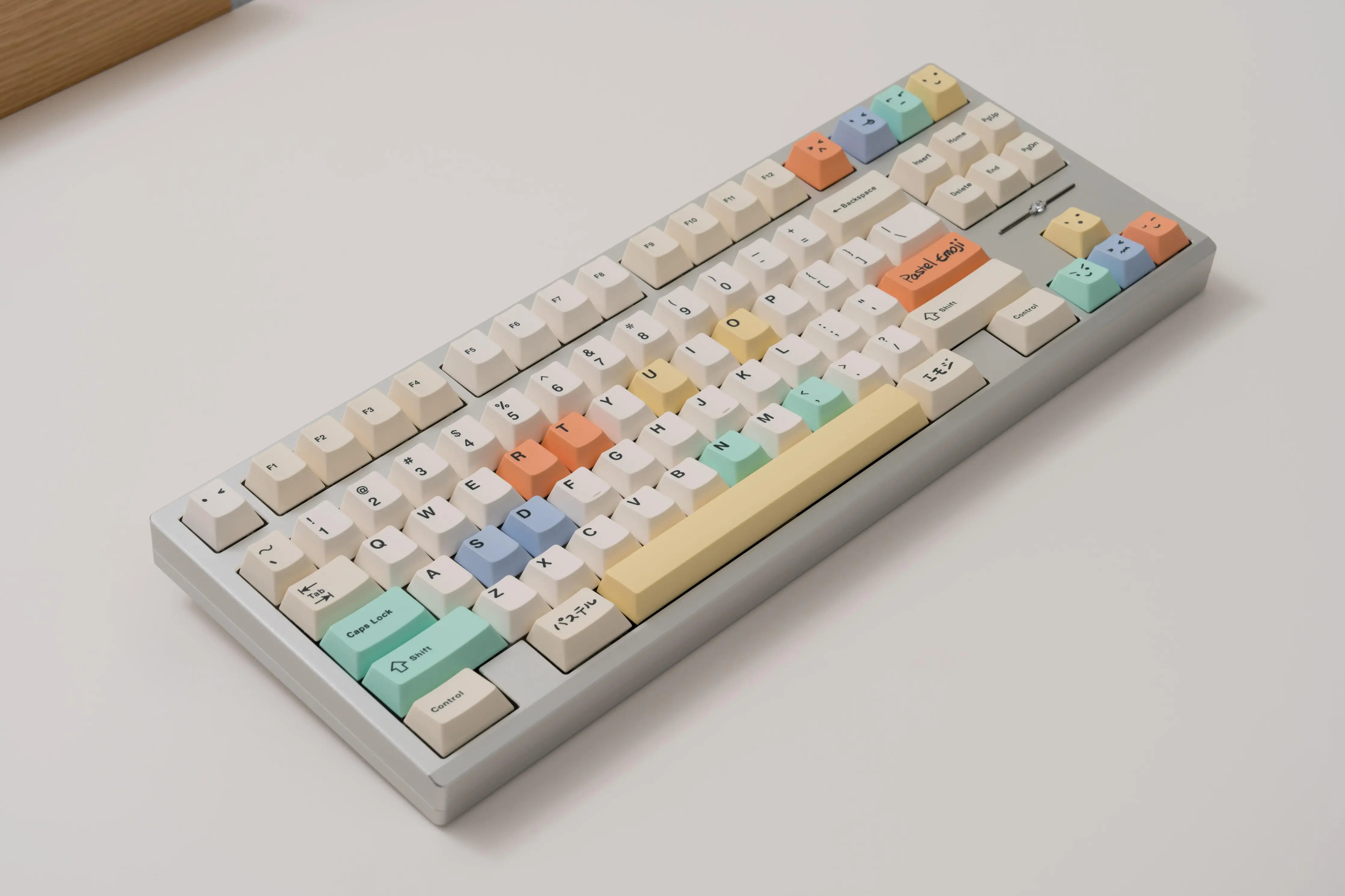 Tutkeys Bubble Tea & Pastel Emoji PBT Keycap Set
