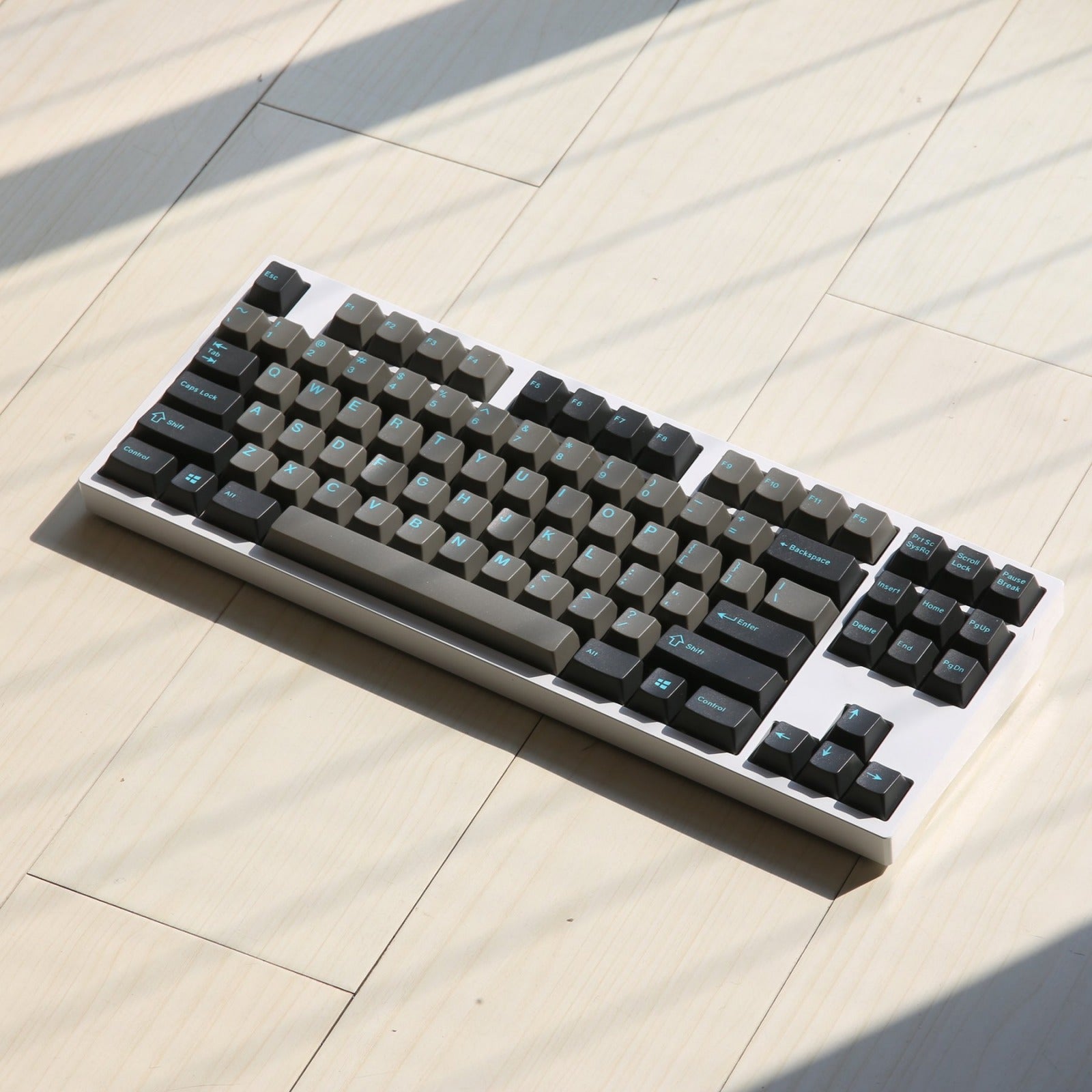 ENJOYPBT (ePBT) Sky Dolch ABS Doubleshot Keycap Set – pantheonkeys